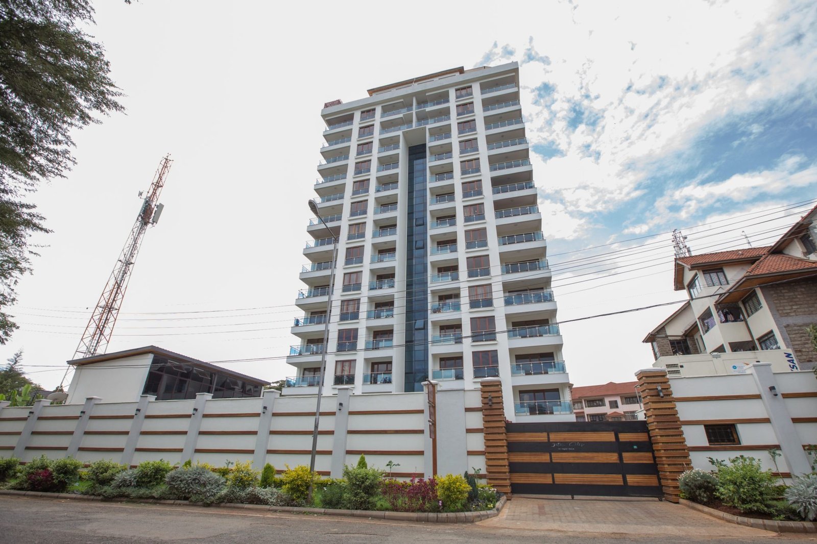 3 Bedroom Apartment For Sale + Sq in Kileleshwa
