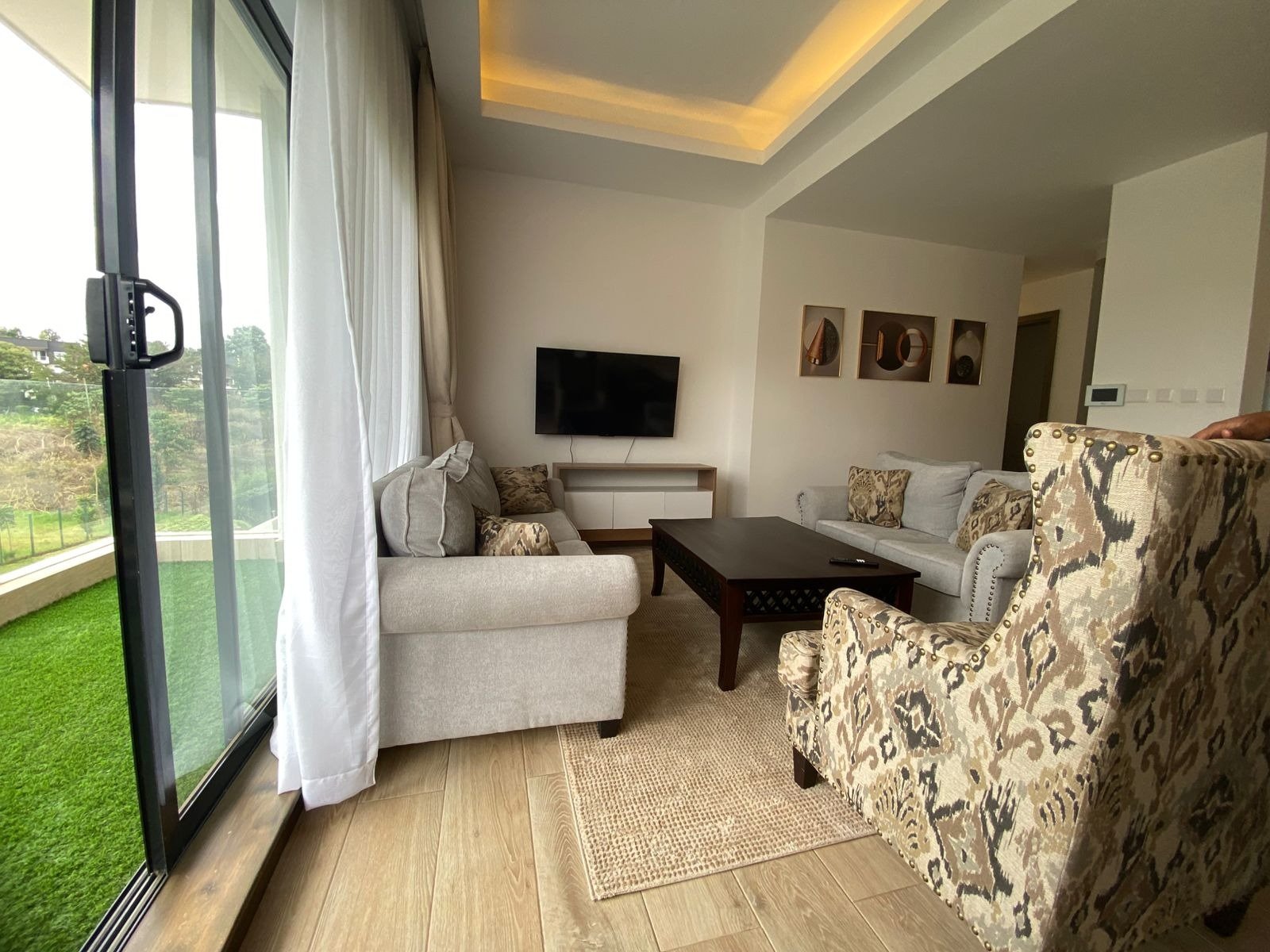 1 Bedroom Apartment For Sale along Two Rivers