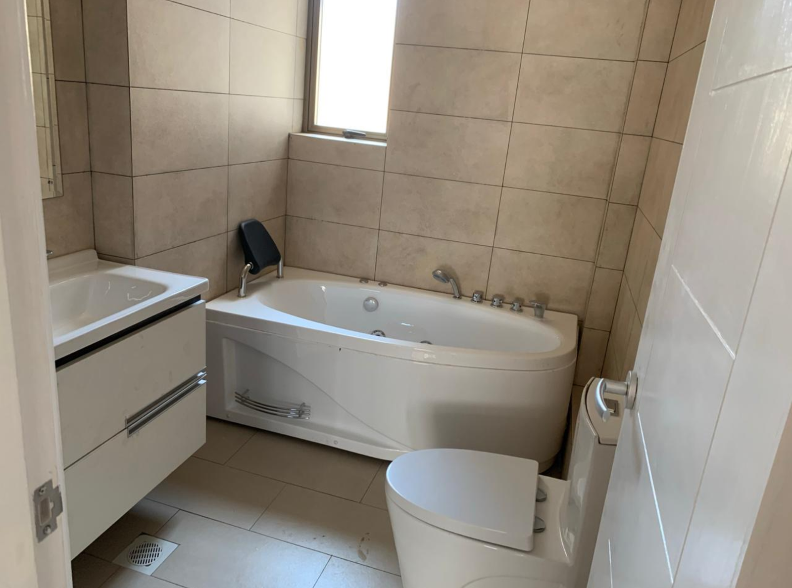  3&4 Bed Plus Dsq Apartmnt For Sale in Lavington