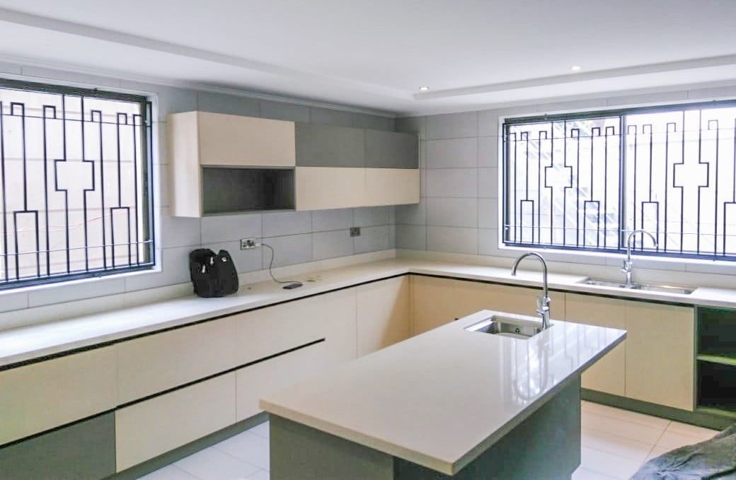5 Bedroom Villas For Sale in Lavington
