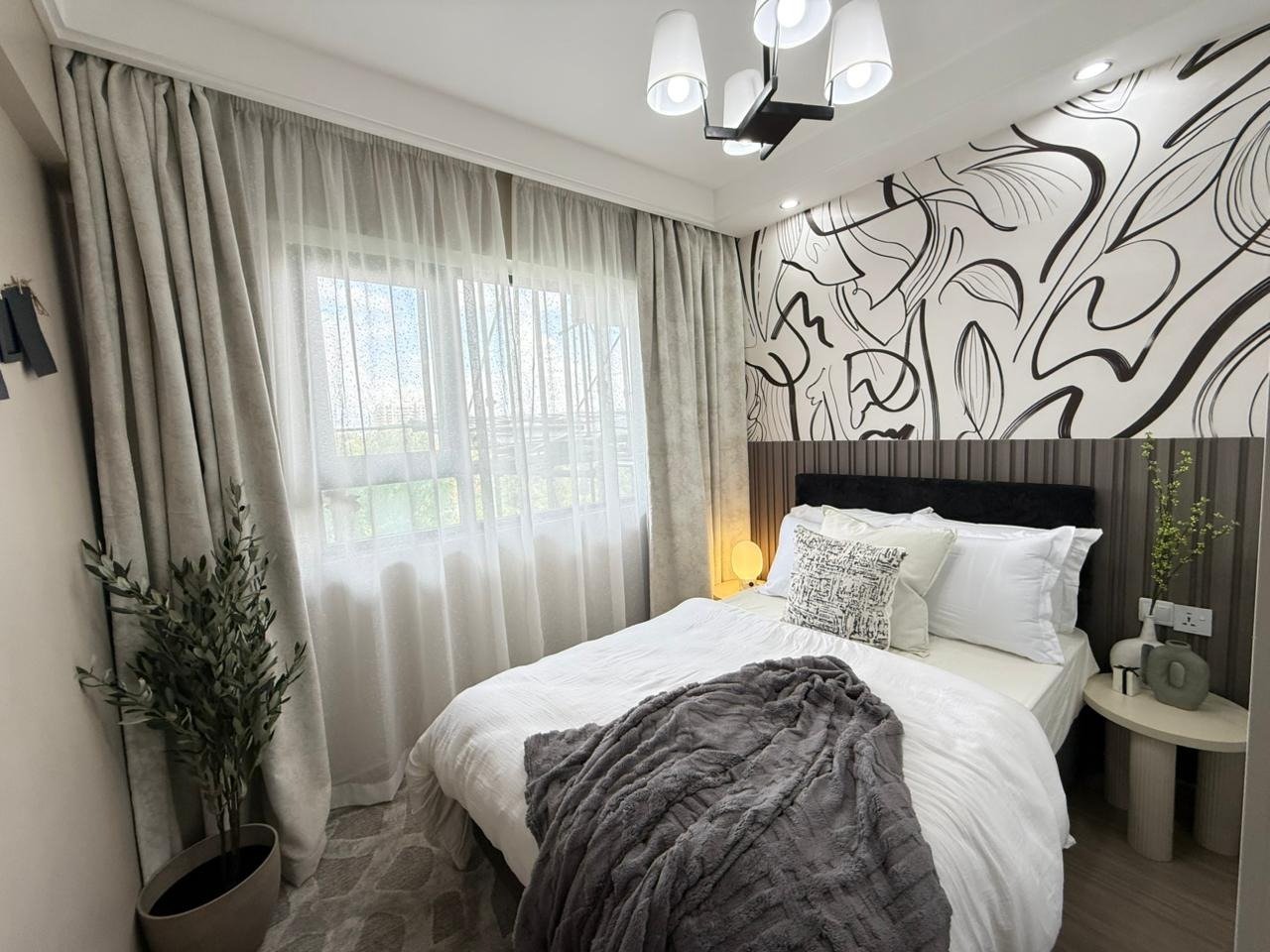 2 Bedroom Apartment with a DSQ For Sale along Lantana Road