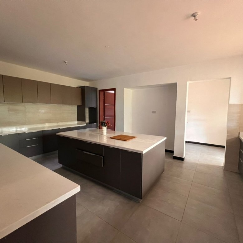 5 Bedroom All En-Suite Villa For Sale in Karen